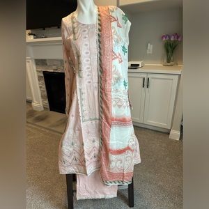 Brand new 3 piece Pakistani Indian suite
